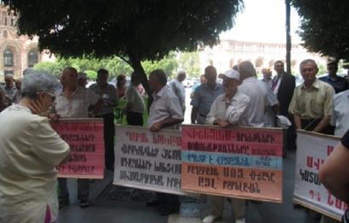 В Армении инвалиды снова поднялись на акцию протеста
